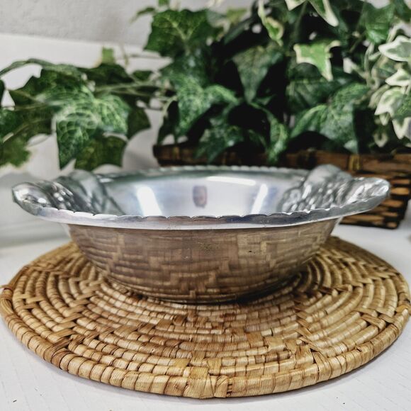 Vtg Pewter Fruit Bowl Raised Grapevine Rope Basket Weave Rim Heavy Catch All - Picture 7 of 11